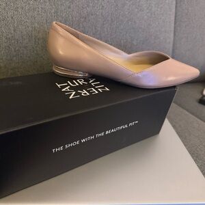 Naturalizer Crème Flats